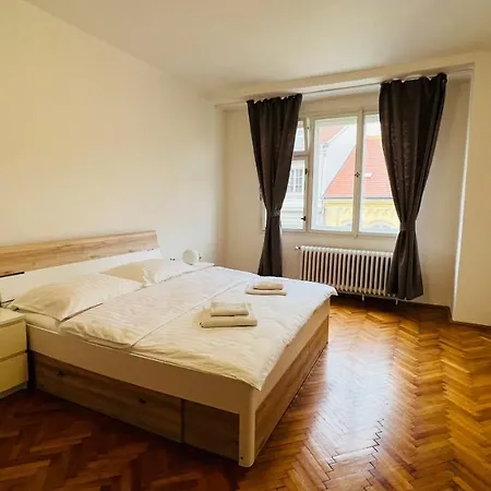 Cosy Flat In The Heart Of Praha