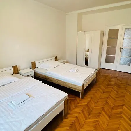 Cosy Flat In The Heart Of *
